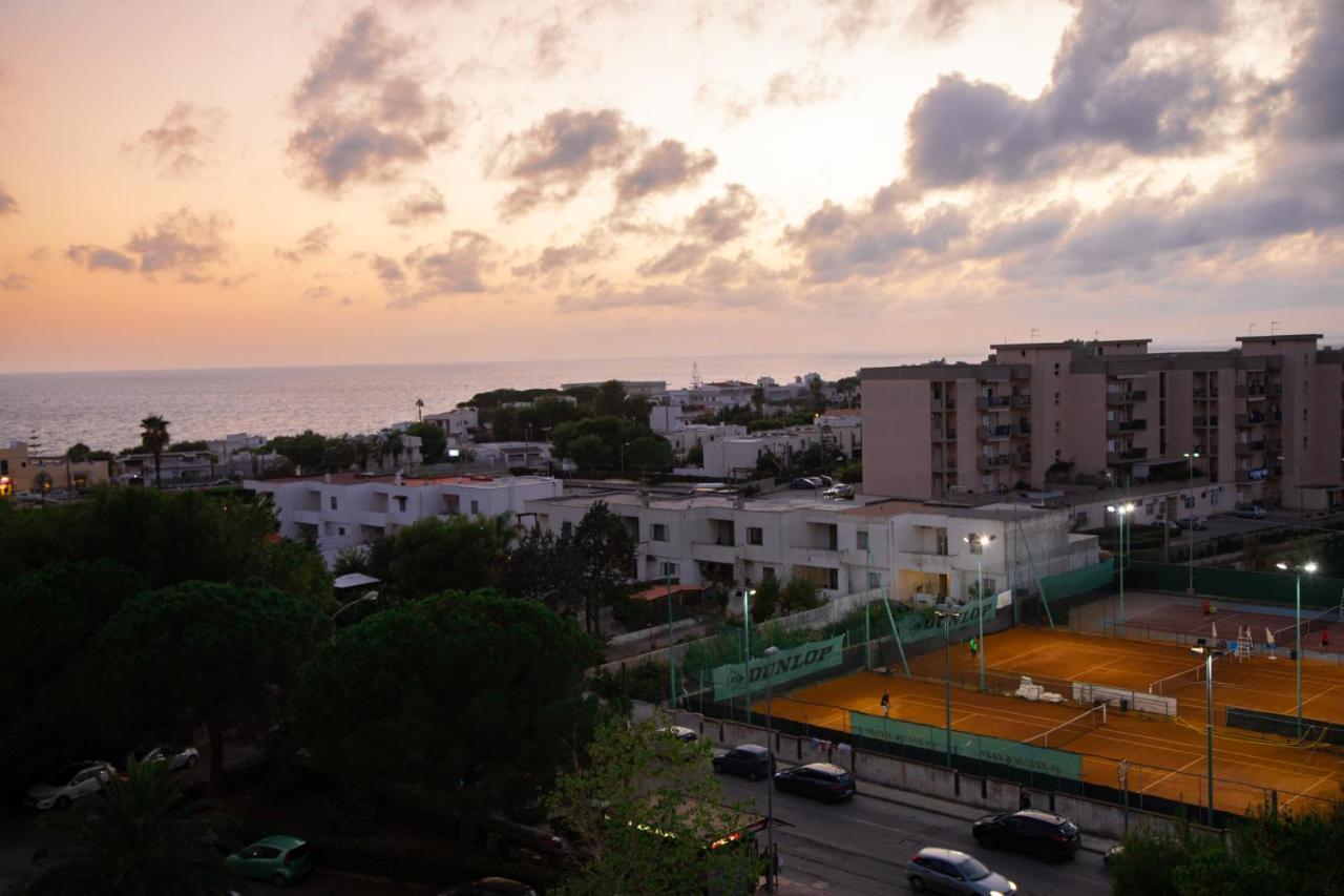B&B Miramare Suite ตารันโต ภายนอก รูปภาพ